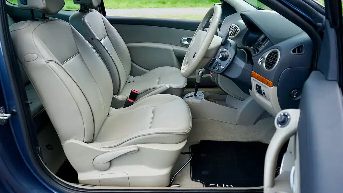 Les secrets de l’intérieur de la Clio 4 : taille du coffre, nouveautés 2019 et 2018 révélés !